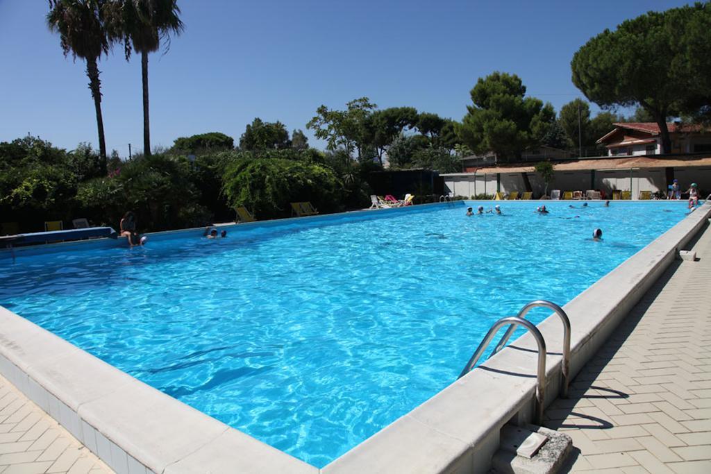 Blu Sun Apartment In Complesso Riva Del Sole Giovinazzo Eksteriør bilde